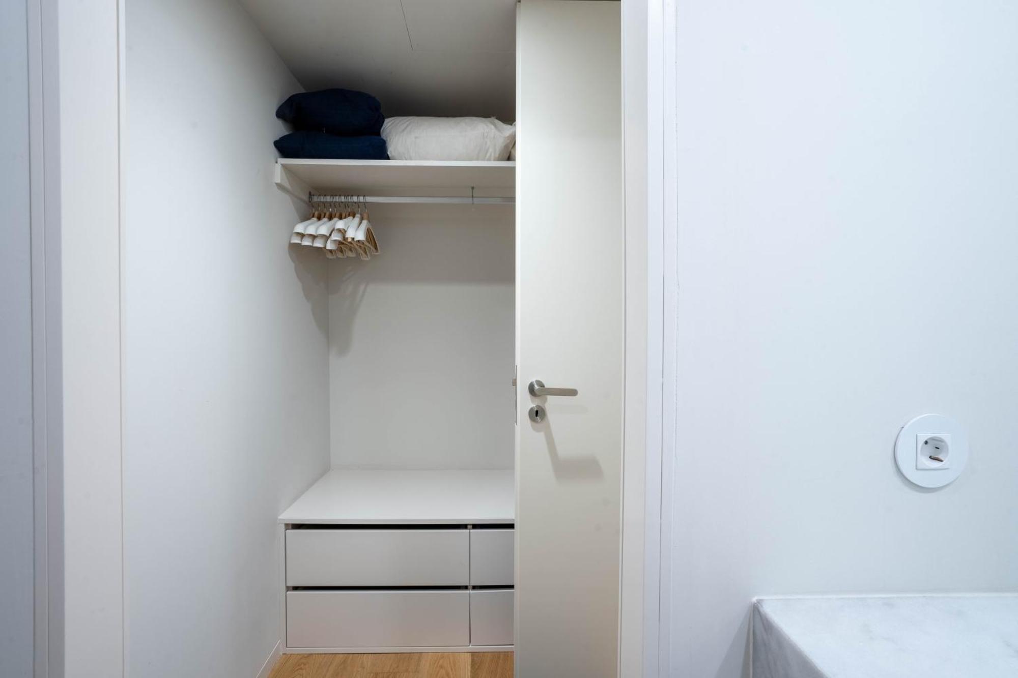 Primrose 1Br Delight W Parking By Lovelystay Porto Bagian luar foto