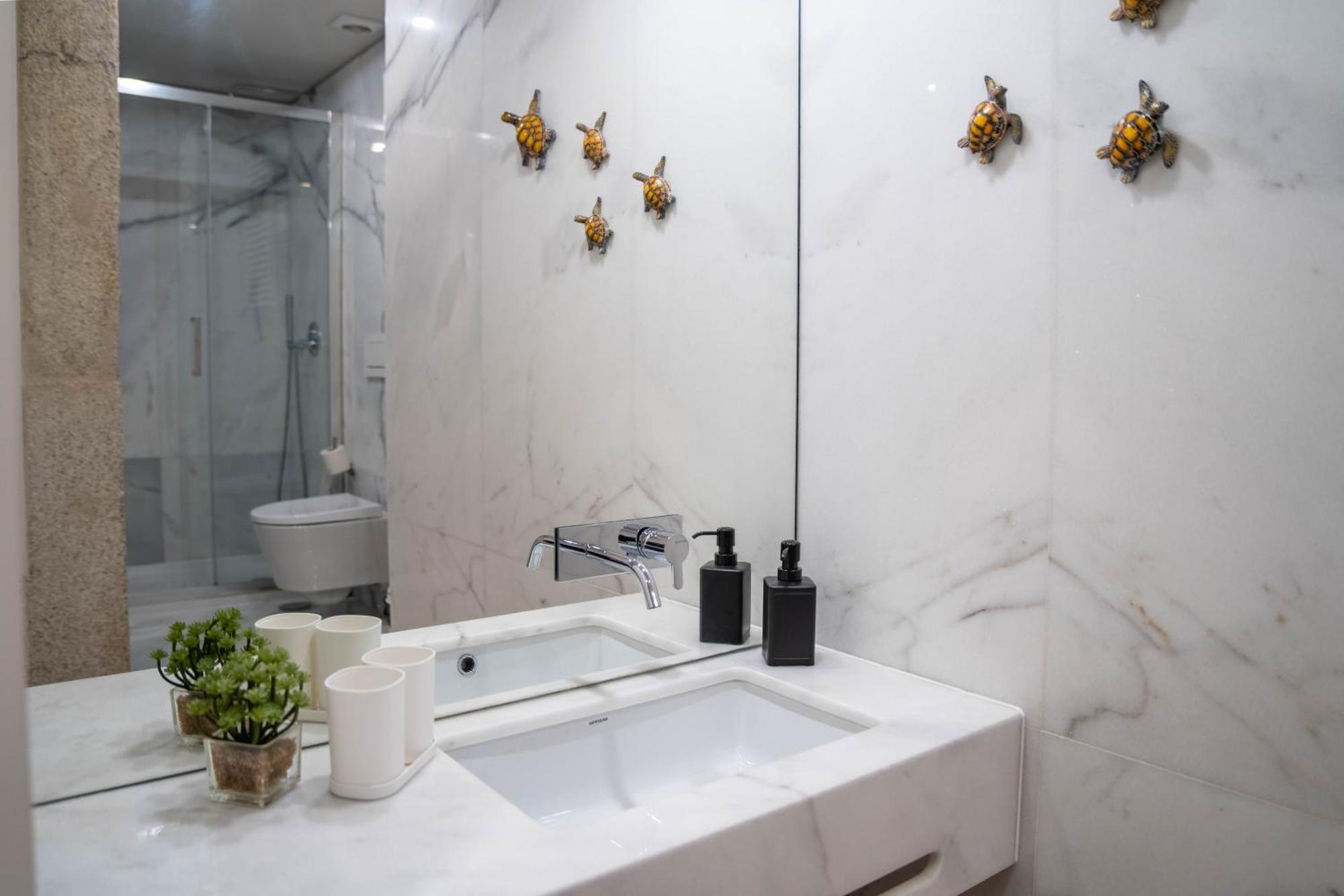 Primrose 1Br Delight W Parking By Lovelystay Porto Bagian luar foto